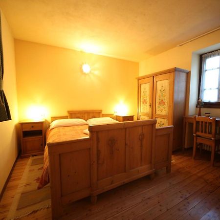 Le Case Dei Baff Morbegno Exteriör bild